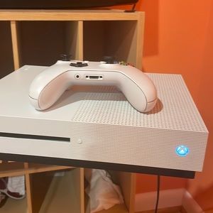 Xbox One 1 TB Console